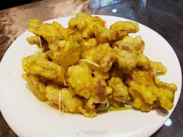 吃貨去哈爾濱一定要吃哪些當?shù)氐男〕裕?></a></p>

<p>（4）       哈爾濱的鐵鍋燉，東北特別，如果喜歡嘗嘗也行，當然需要人多，如果人少就不建議了。有家挺好的店，百一大地鍋。</p>
<p><a href=